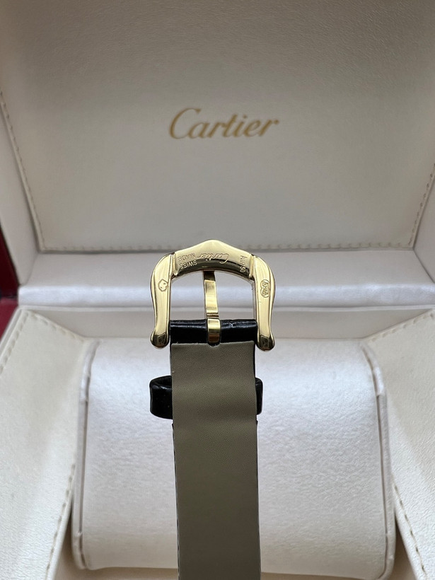 ساعت مچی زنانه کارتیه بیضی بنیور (کارتیر) ( های کپی ) ( CARTIER Baignoire)